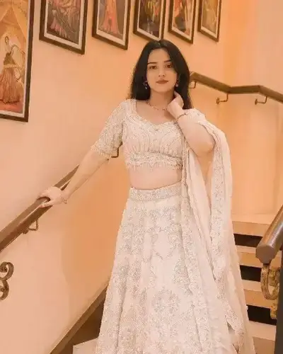 Escort Service In Chalisgaon